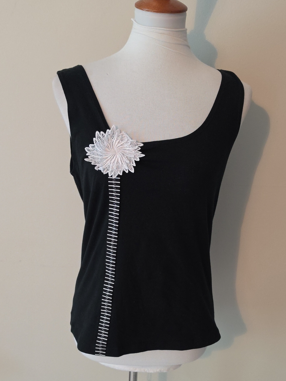 White House Black Market Women’s Tank Top with White Floral Applique